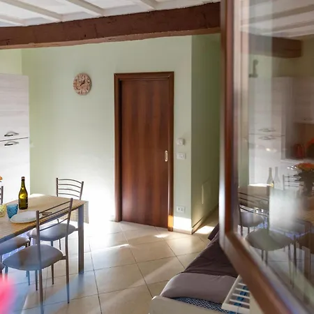 Apartment Al Borgo Di Cristina&stefano Oltretorrente Universita', Ospedale Maggiore *