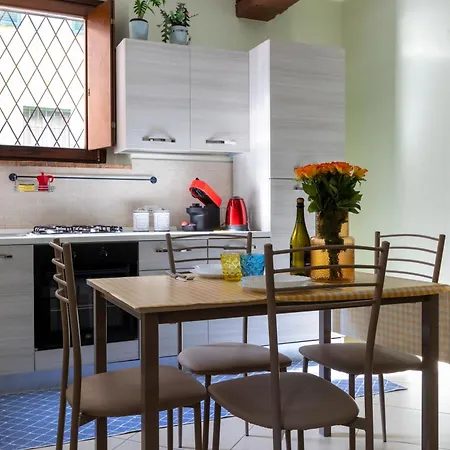 Apartment Al Borgo Di Cristina&stefano Oltretorrente Universita', Ospedale Maggiore